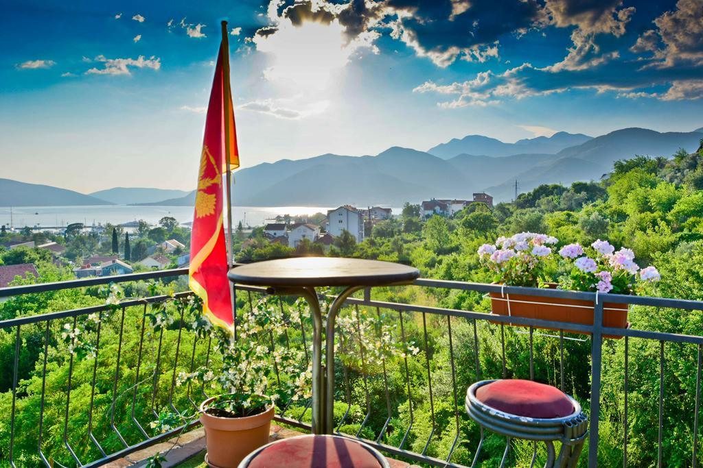 Hostel Anton Tivat Exterior photo