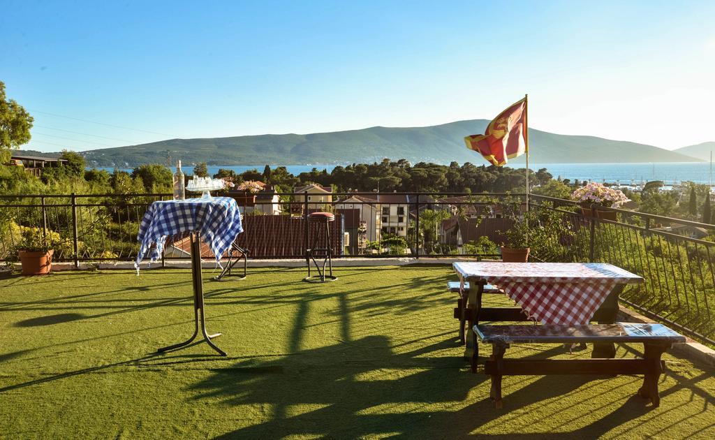 Hostel Anton Tivat Exterior photo